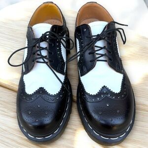 Dr. Martens Black and White 3989 Smooth Leather Brogue Shoes M7/W8